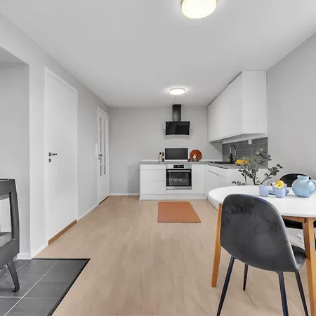 Cosy One Bedroom Apartment-ground Floor * Tromsø