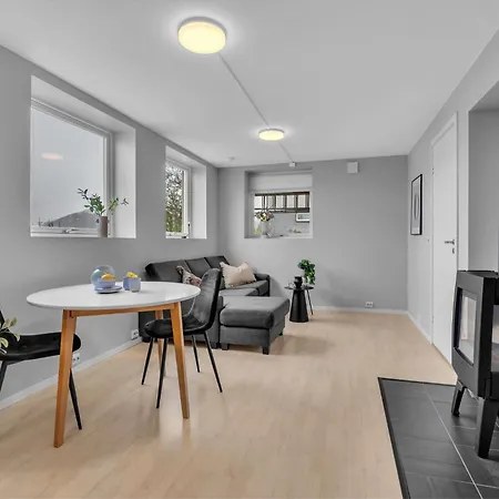 Cosy One Bedroom Apartment-ground Floor * Tromsø